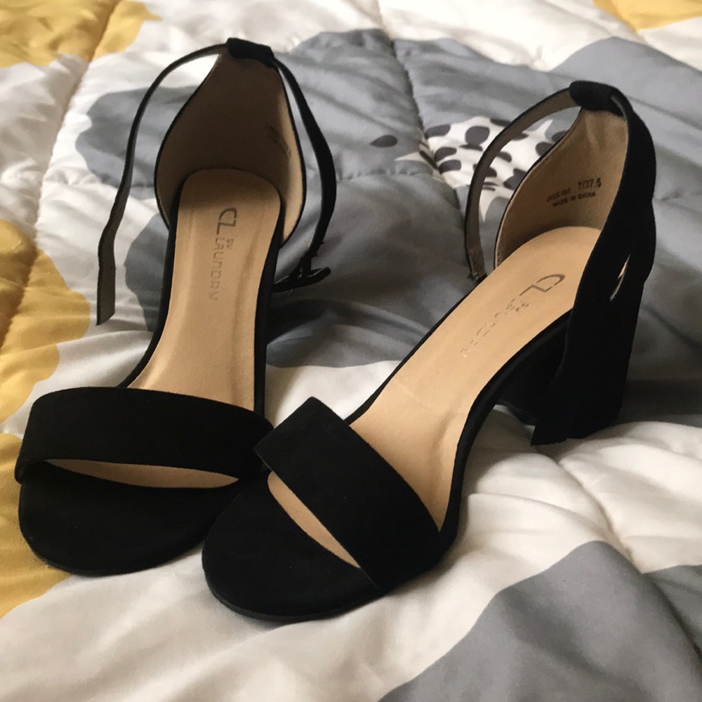 black velvet heels!